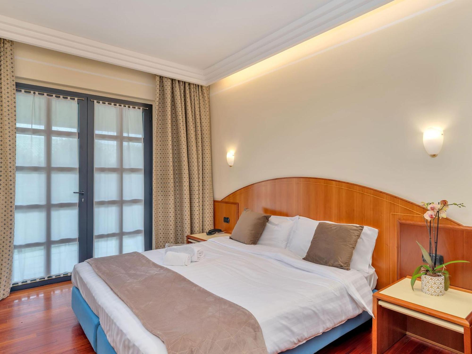 B&B Hotels Hotel Prestige Ornago Exterior photo