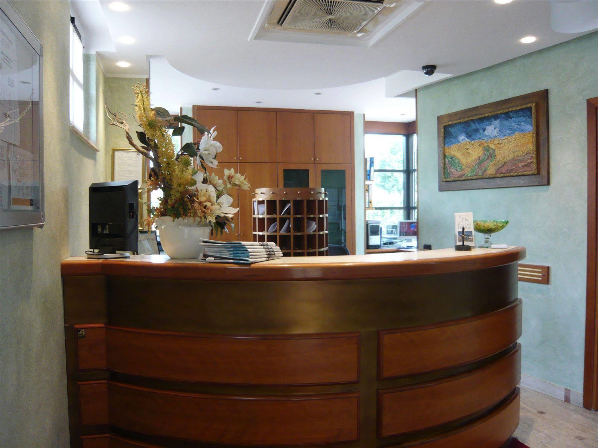 B&B Hotels Hotel Prestige Ornago Exterior photo