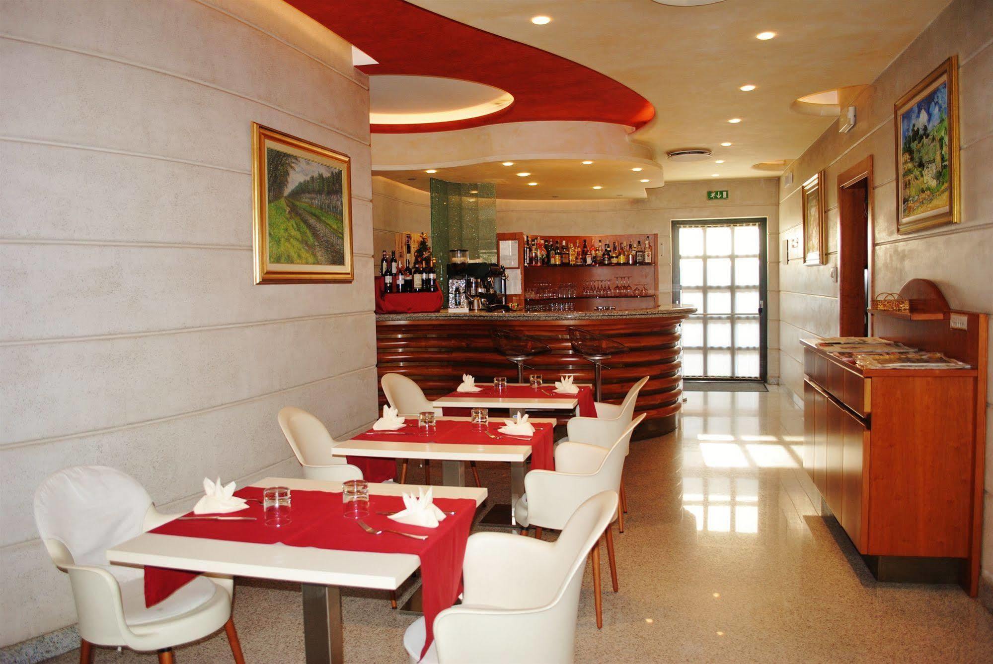 B&B Hotels Hotel Prestige Ornago Exterior photo